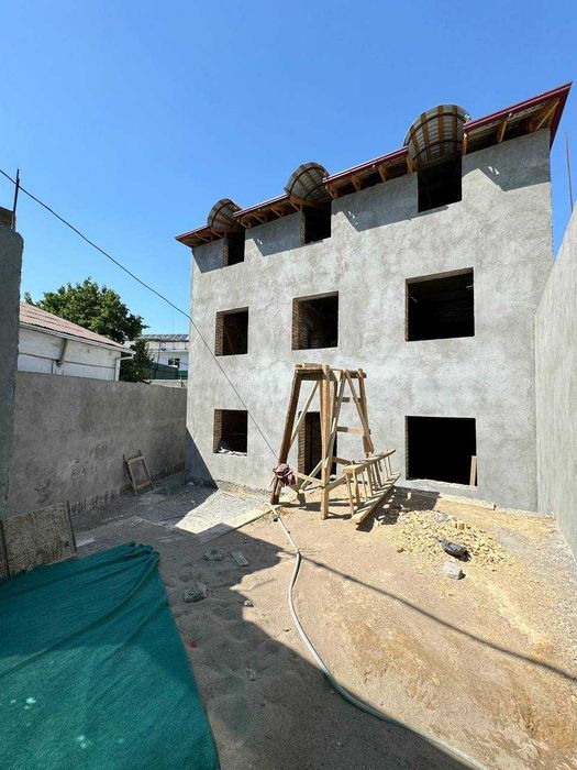 Южный ул.Янги Сергели дом-коробка 2,3-сотки 6-комн 3-уровня 300 м²