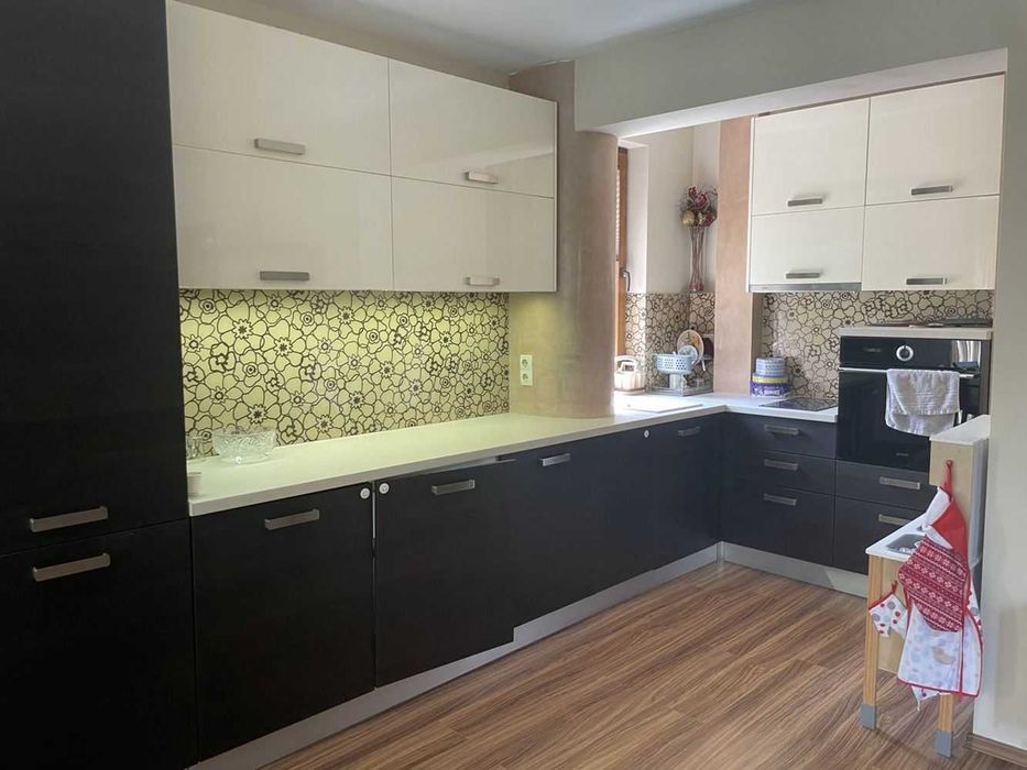 Дава се под наем Тристаен апартамент в Пловдив, Въстанически - 100 кв.м за 612 € - Снимка #3