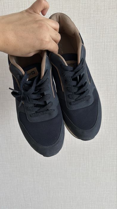 Кроссовки осень весна