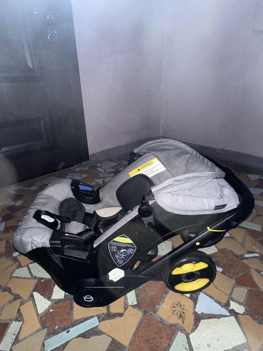 Автолюлька коляска