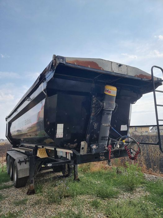 Închiriez Semiremorca Piatra/ Balastru /Pamant 24 mc Schwarzmuller