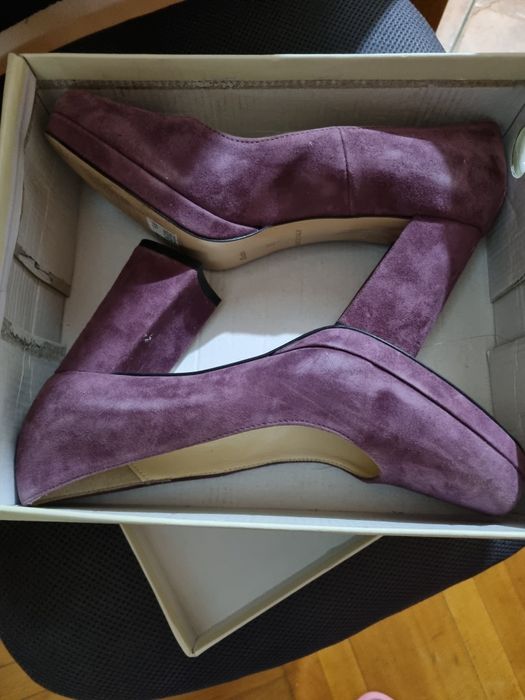 Vând pantofi piele întoarsă Bata