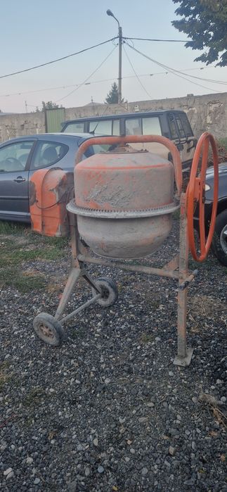 Închiriez betoniera de închiriat