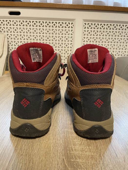 Bocanci Columbia impermeabili – mărimea 39