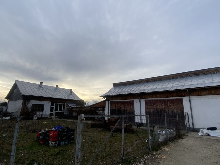 Hala si teren in zona centrala din Baia de Fier