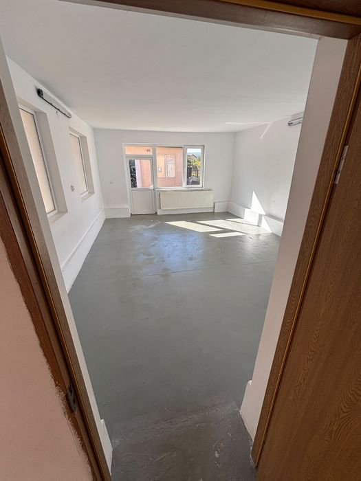 Inchiriez spatiu comercial Floresti 150 mp/parter