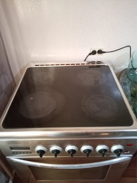 Продам электро плиту Ardo
