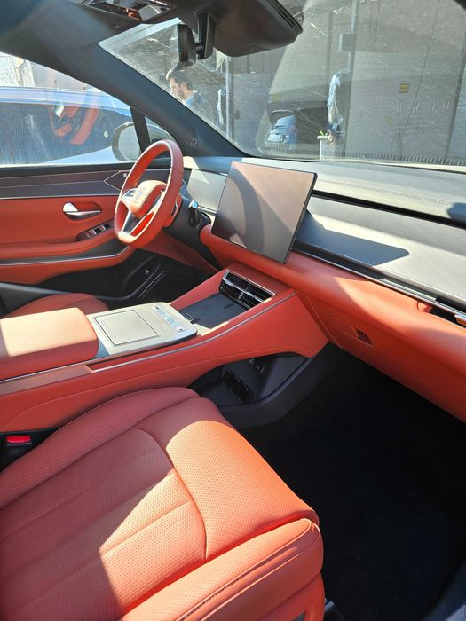 BYD Tang L EV 600 км двух моторная Фулл позиция