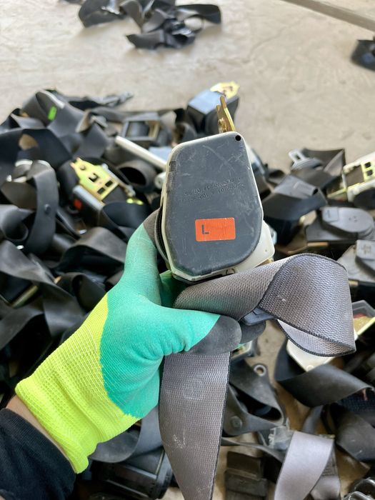 Ремень безопасности на BMW E34 БМВ Е34