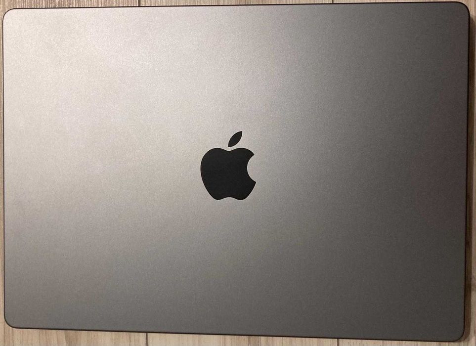 MacBook Pro 14" 2023 Apple M2 Pro 16 GB ram 512 GB ssd - 6699,99 lei