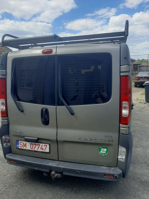 Vând Opel vivaro
