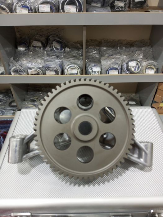 Хундай R1400 маслений насос