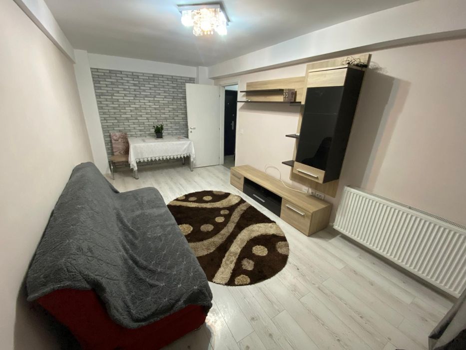 Ofer spre Închiriere apartament cu două camere decomandat