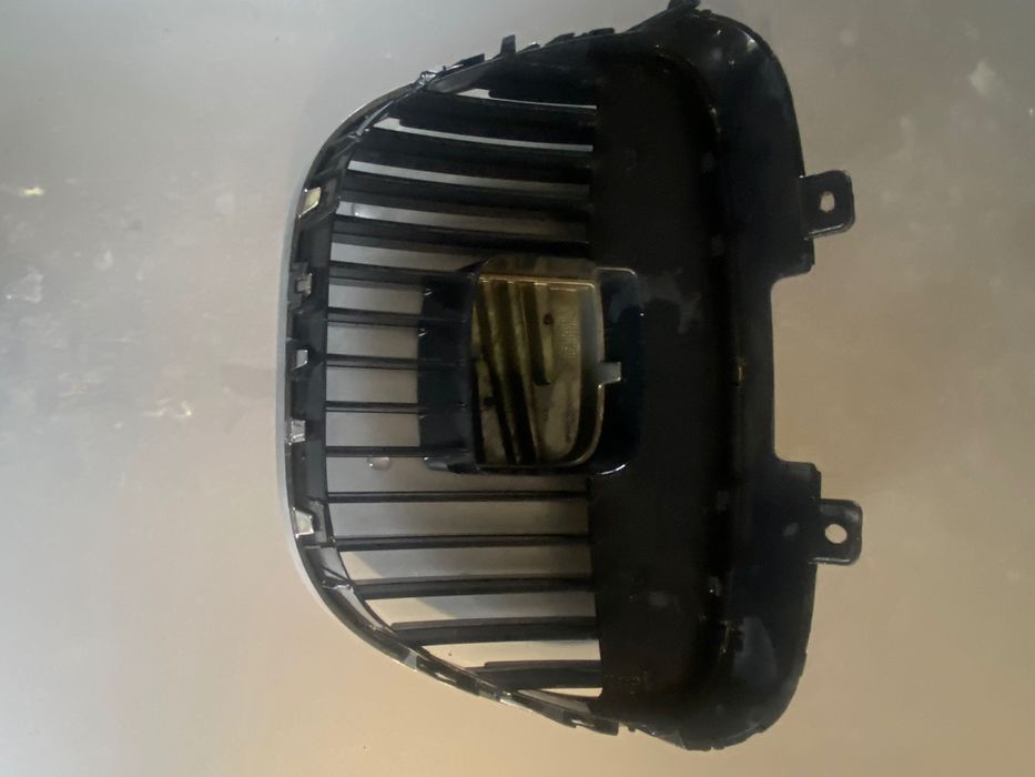 Решетка с емблема за SEAT IBIZA