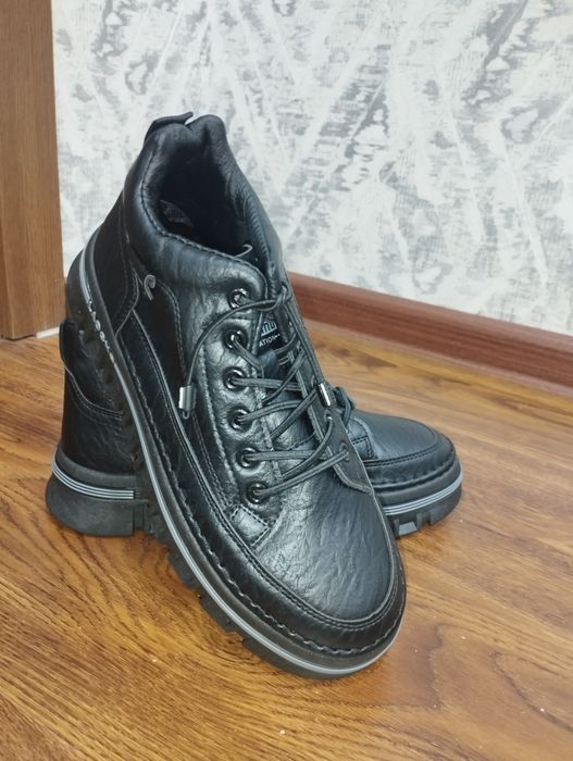 Erkaklar kuzgi krasovkasi