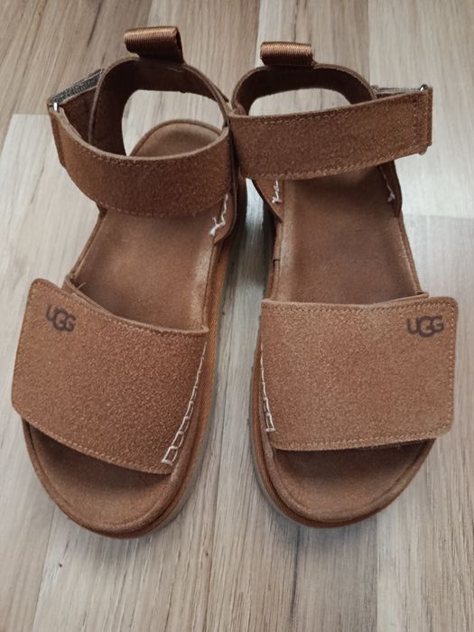 Продавам дамски сандали UGG 38 номер