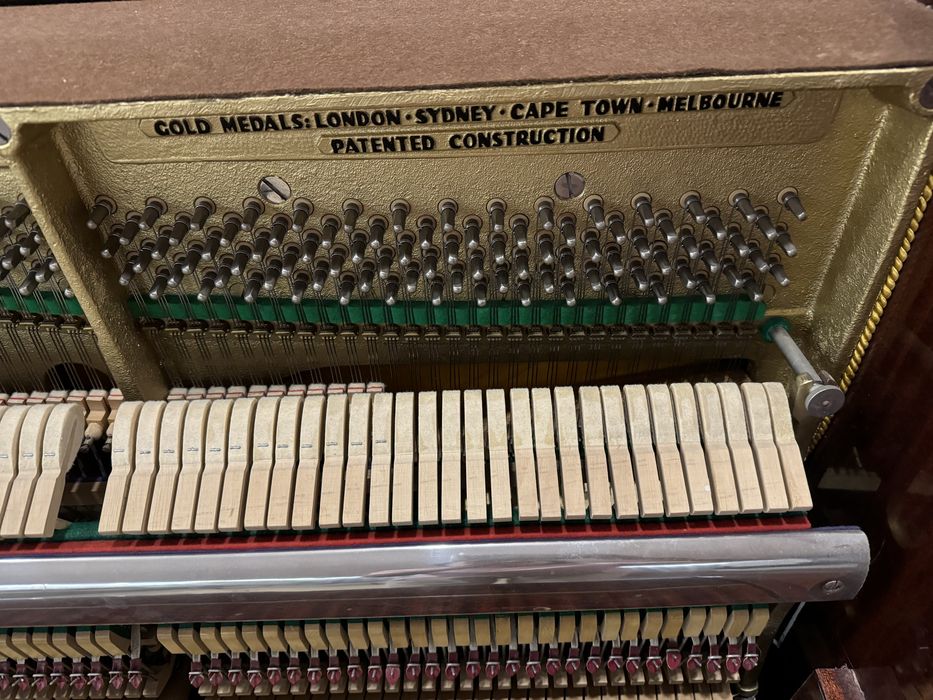 Продам пианино  Weinbach