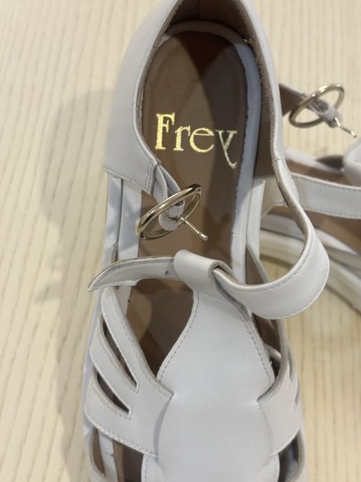 Обувь сандали италия frey