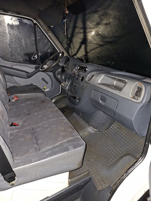 Se vinde Motor 2.7 Mercedes Sprinter  euro3,160cp,cutie viteze ,punte