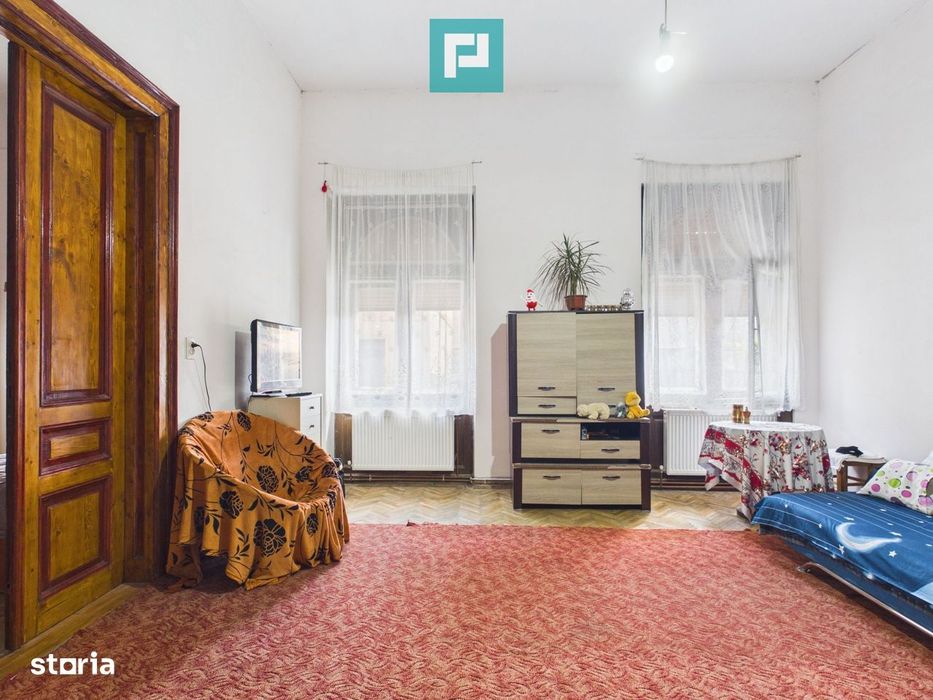 Apartament cu 2 camere,  75 mp, central, Arad