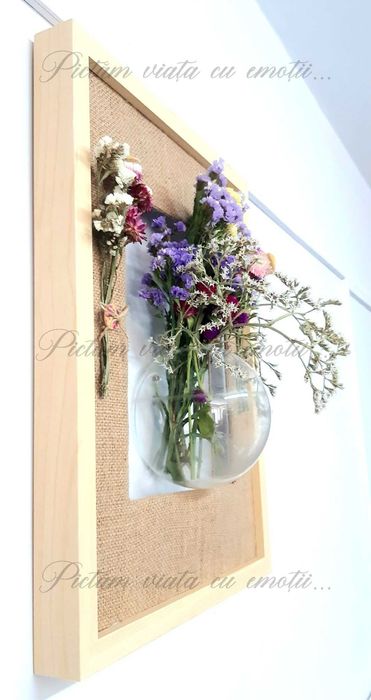 Decoratiune tablou din lemn cu vaza de sticla in stil Art Deco