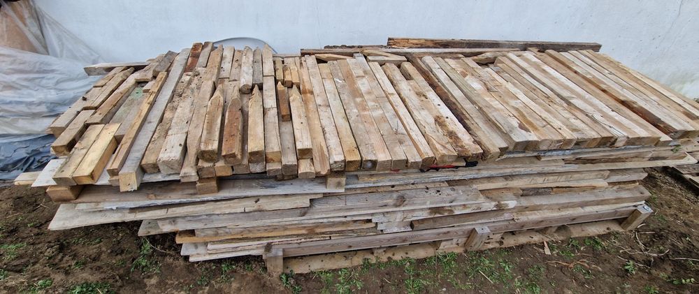 Lemn pentru foc sau cofraje constructii