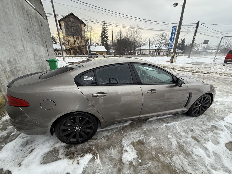 Jaguar XF Luxury