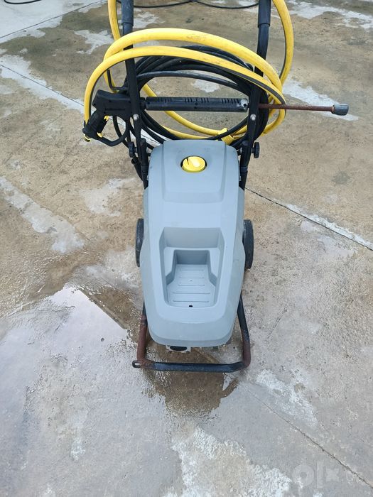 Срочно продаю моющий аппарат KARCHER HD 9/20-4 в отличном состоянии