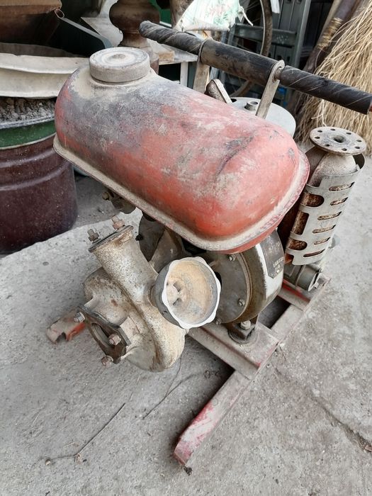 Мото-помпа бензиновая