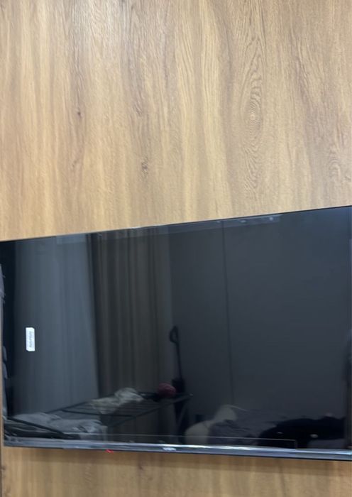 Телевизор Yasin 43Q90 109 см черный