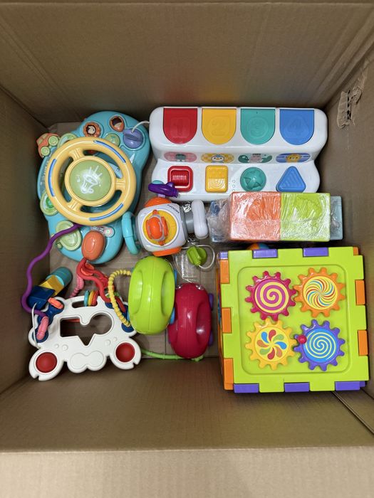 Коробка игрушек в отличном состоянии