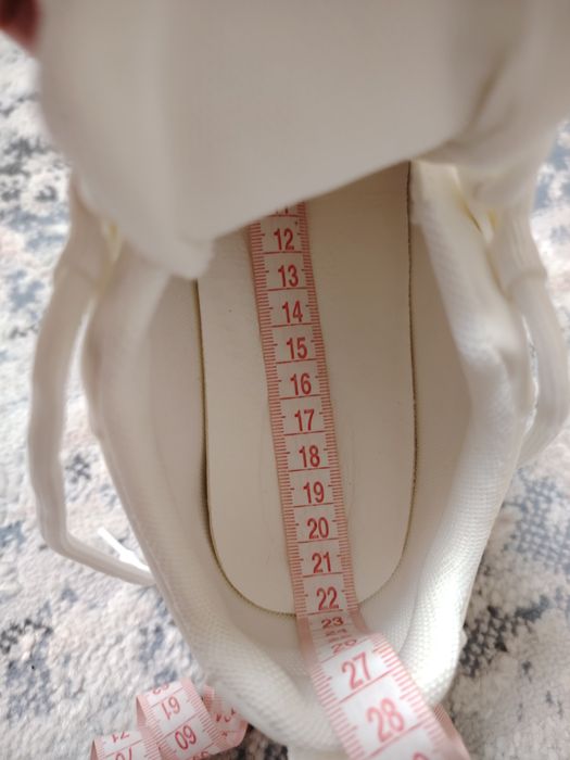 Маратонки, снежно бели, с платформа