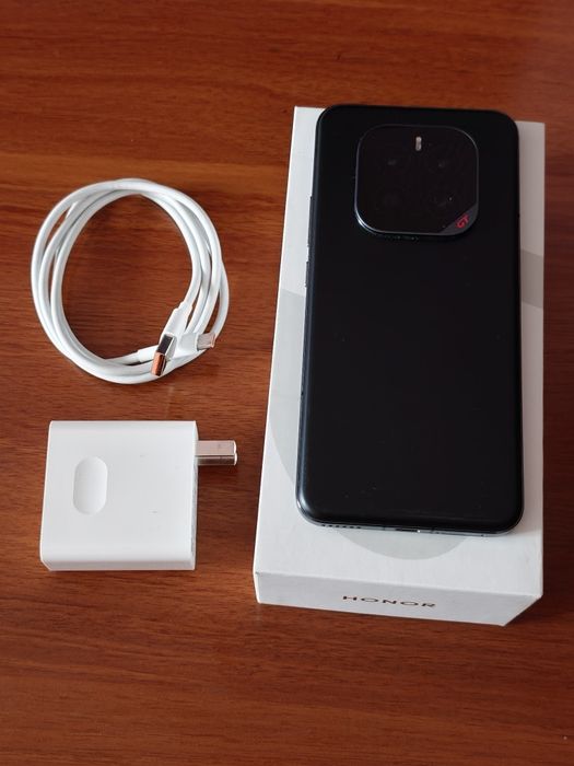 Продаю Honor GT PRO