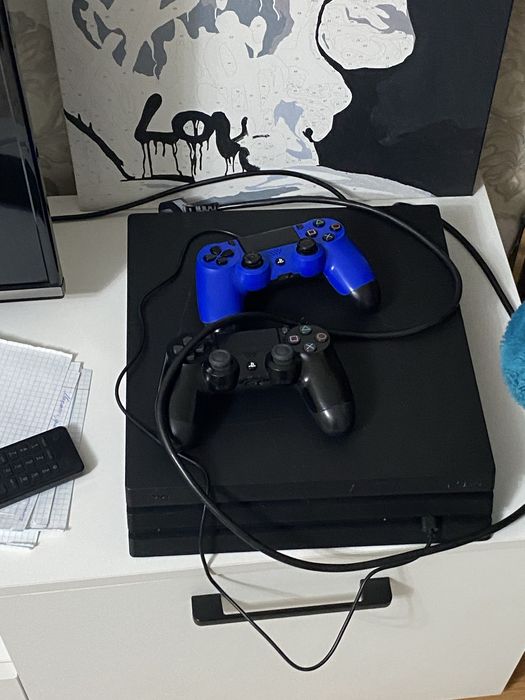 Продам пс 4 про в хорошом состаяни