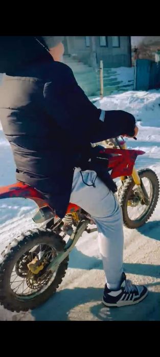 Moto cross ktm 125cc 4t