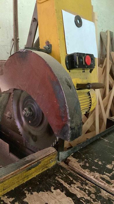 маятниковая торцовочная пила