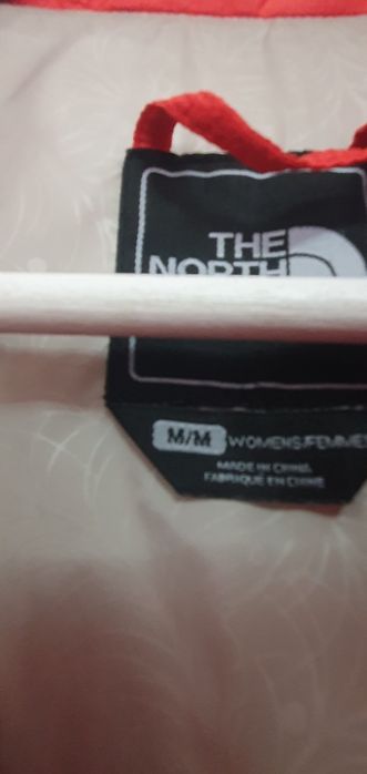 Vand geaca dama portocalie originala The North Face