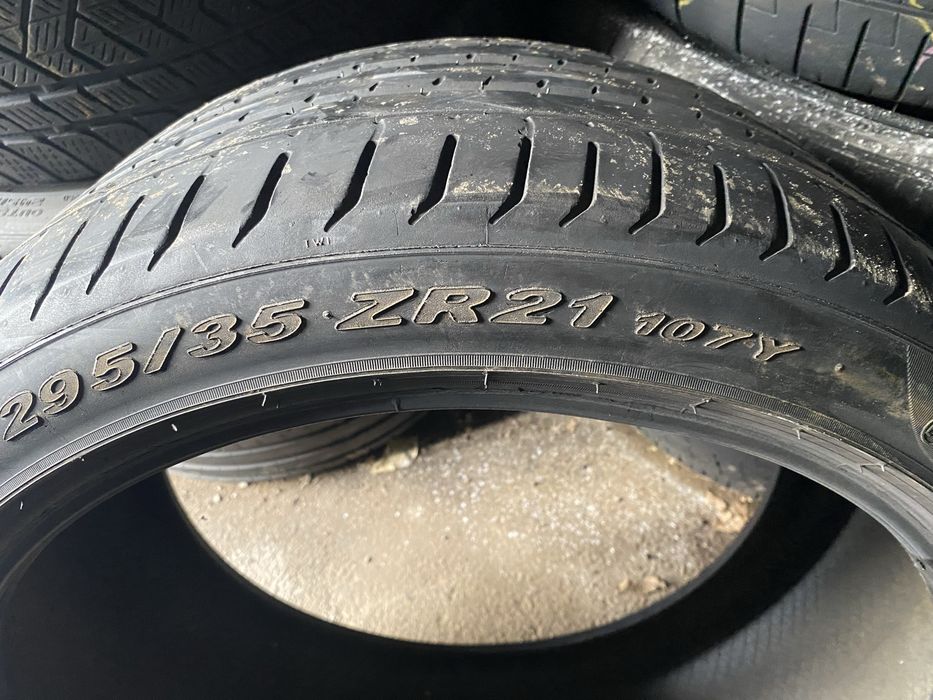 Шины 295/35/21 пара бу пирелли