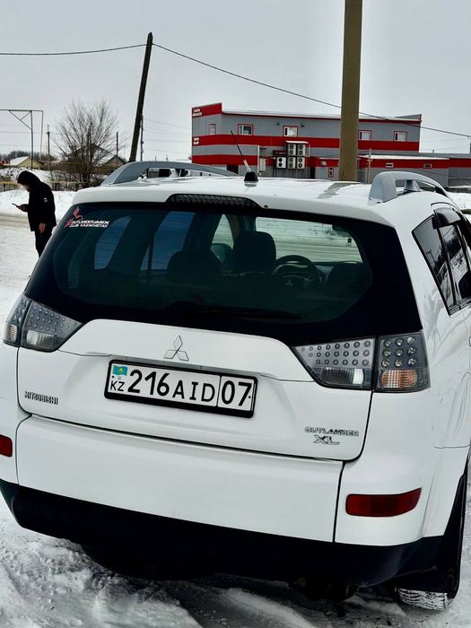 Митсубиси аутлендер