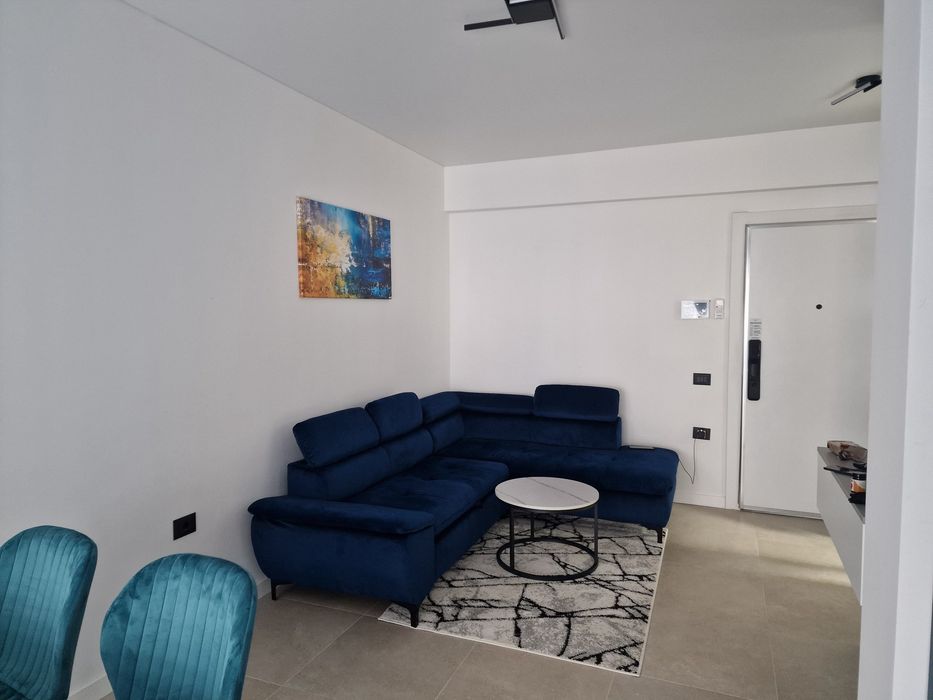 De inchiriat apartament in complex