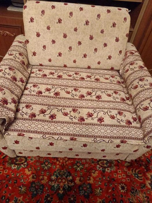 два кресла кровати мягкие