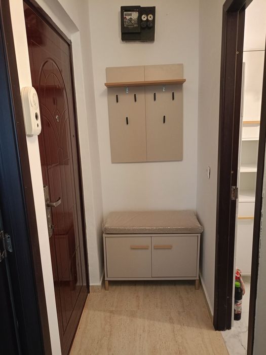 Închiriez apartament