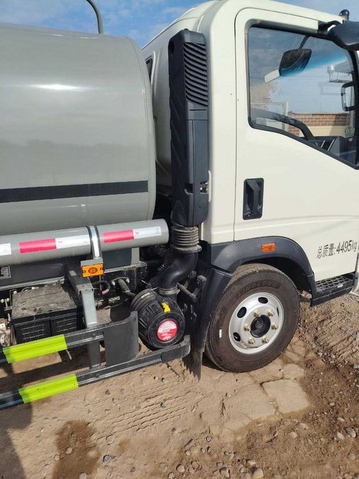 HOWO 4x2   6 куба Водовоз. Новый.