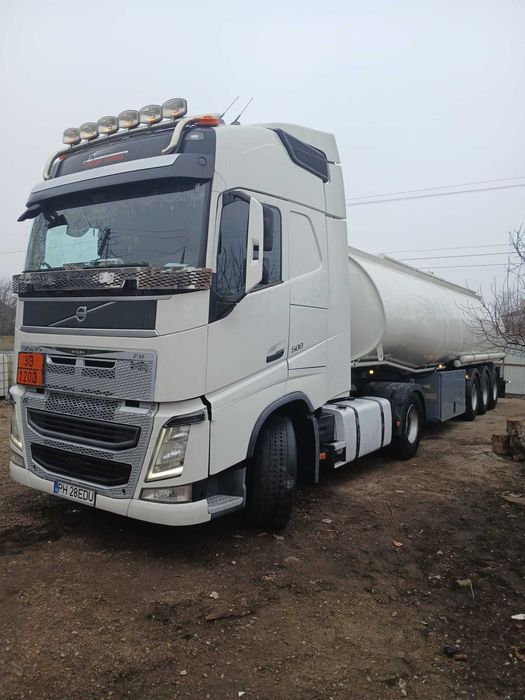 Cap tractor Volvo