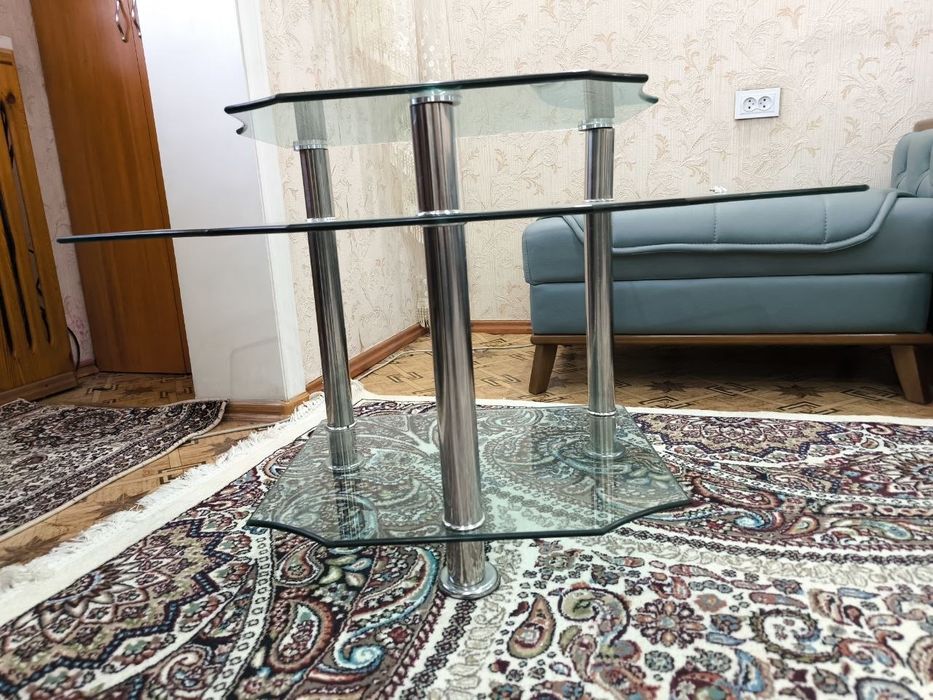 Срочно Продам стекляную подставку