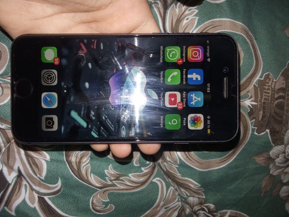 Vând iPhone 8 stare bună