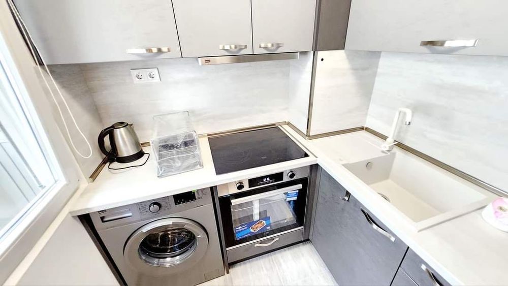 Дава се под наем Тристаен апартамент в Варна, Левски - 74 кв.м за 153500 € - Снимка #2