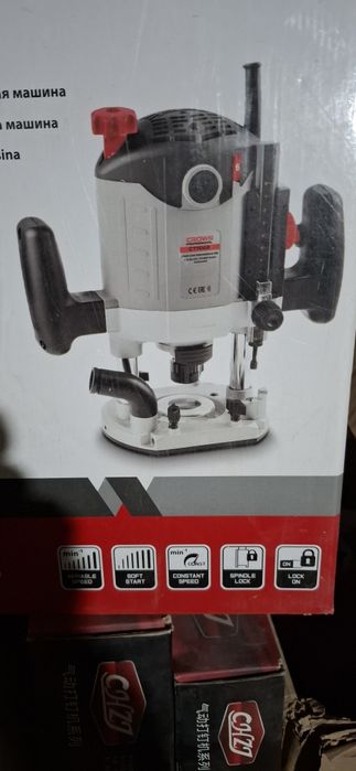 Фрезер crown 12 mm.  1400 вт.