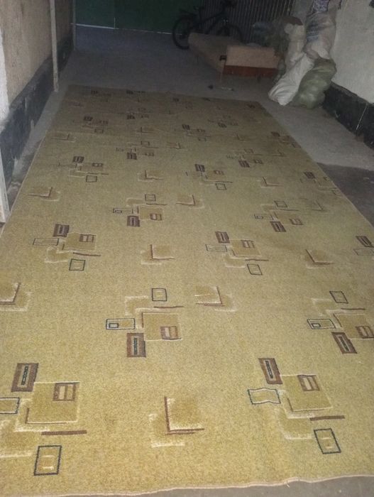 Продам паласы б/у цены и размеры разные.