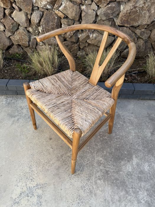 Стол от тиково дърво